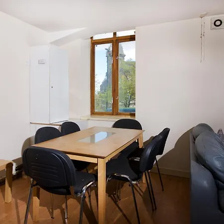 Liverpool Stays - City Centre Rooms With Shared Bathrooms-2