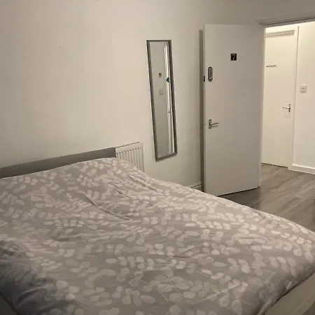 Chosen Rocky Lane Private Rooms-3