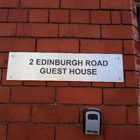 Liverpool City 5 Bed House Sleeps 12-2